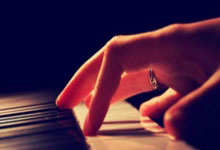 日本队和韩国队，谁在足球领域的实力更胜一筹？